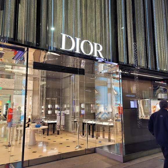 Meet your Posher, Amanda - Picture 12 of 16